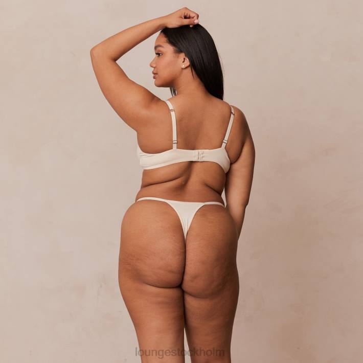 Lounge kvinnor latte underkläder FP6J130 din vardagliga t-shirt BH & stringtrosa/kalsonger